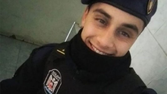 El gesto de un policía con una mujer que rompió en llanto en el cajero