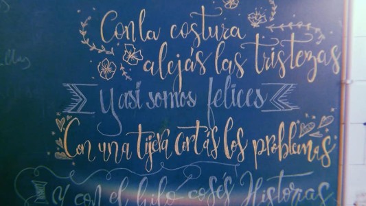 Mujeres emprendedoras confeccionan barbijos para trabajadores