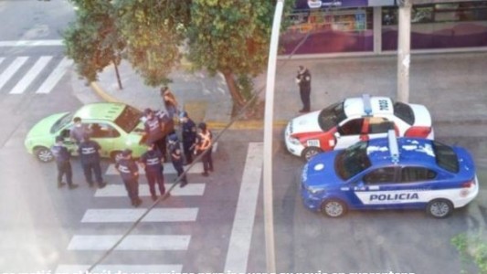 Una mujer se escondió con su perro en el baúl de un remise: chofer y pasajera, detenidos