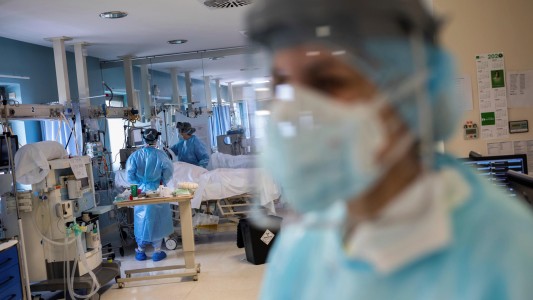 Cifras oficiales: 14% de los infectados por coronavirus es personal de salud