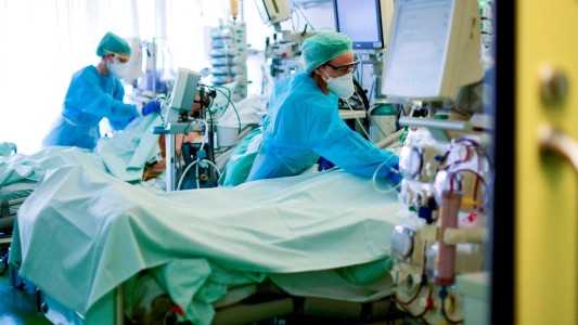 Avanzan las pruebas para tratar el coronavirus con un antiviral que se usó contra el ébola