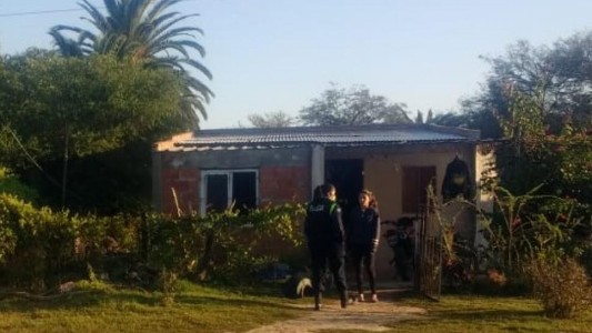 Otro femicidio en cuarentena: mató a su pareja a golpes y escapó con el hijo