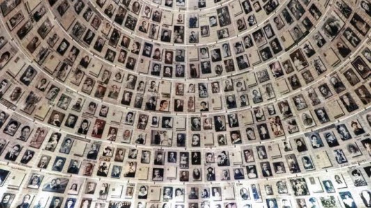 Hackearon con imágenes de pornografía infantil un acto vía Zoom de recordación del Holocausto