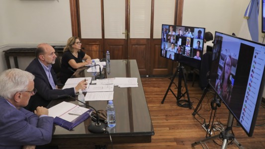 "Todos los santafesinos somos parte de un gran equipo para dar batalla a la pandemia"