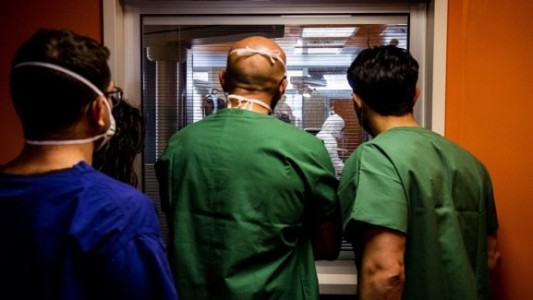 Mendoza: Habilitan un 0800 para asistencia psicológica a profesionales de la salud