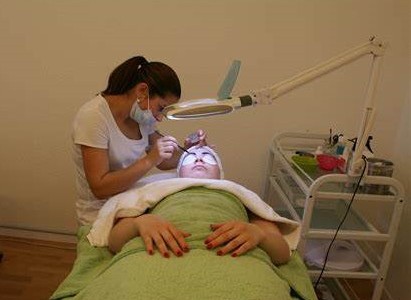 Desesperado pedido del Colegio de Cosmetólogos para que los dejen trabajar