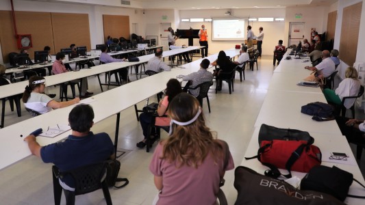 Capacitan al personal de planta para la actividad presencial en la administración pública