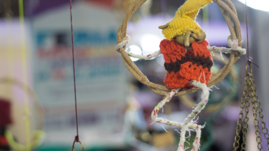 Artesanos de la Feria del Sol y de la Luna venden sus productos a través de las redes