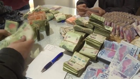 Entregarán al hospital Muñiz más de 430 mil pesos secuestrados a narcos