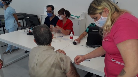 Se aplicaron las 1500 dosis de vacunas antigripales disponibles en el Cemafe