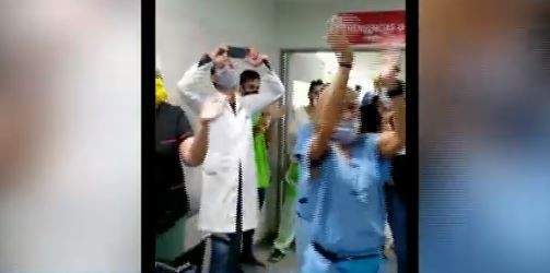 Tiros en la guardia de un hospital: aplaudieron a un policía que resultó herido