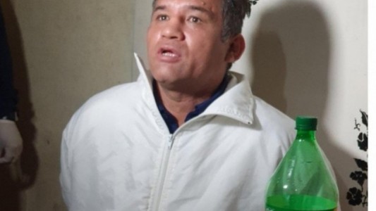 Le dieron prisión domiciliaria, golpeó a sus sobrinos y lo volvieron a detener