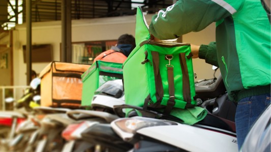 Enviaron una torta por delivery a una cárcel de La Plata: tenía 13 gramos de cocaína