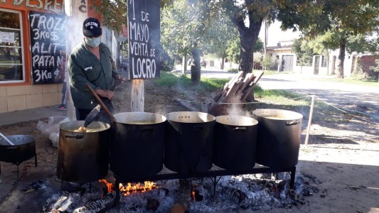 Locro del 1° de mayo: tradición que se cumple en medio de la cuarentena