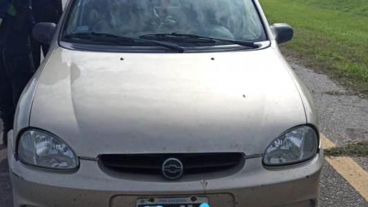 Padre e hijo que venían de Ezeiza fueron llevados a un hotel céntrico para hacer la cuarentena