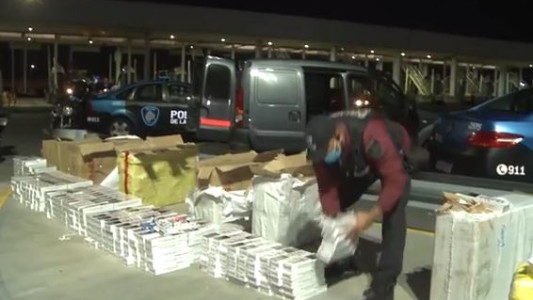 Detuvieron a un contrabandista de cigarrillos: transportaba más de 10.000 atados