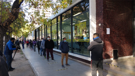 Comenzó el pago del IFE por el Correo