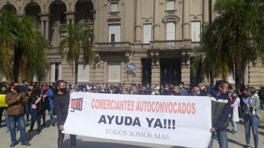 Ruidosa protesta de comerciantes autoconvocados que piden volver a trabajar