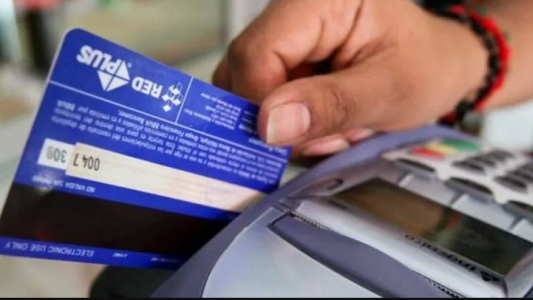 Las operaciones con tarjetas de crédito cayeron a su nivel más bajo en 17 años