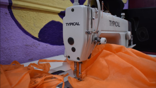 La provincia confecciona barbijos en talleres de capacitación laboral para jóvenes