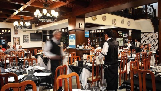 Los mozos y una cuenta que no cierra: “hace 45 días que no tenemos una moneda”