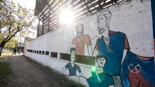 Proponen llamar Trinche Carlovich a una calle que bordea el Gabino Sosa