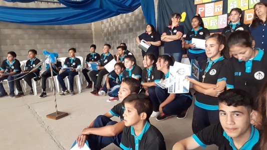 La escuela Santa Mónica impulsa una colecta de abrigos para sus alumnos