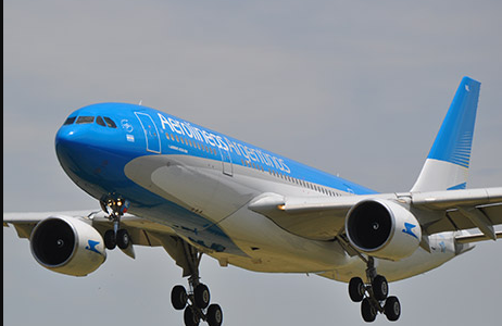 Aerolíneas Argentinas confirmó cuatro vuelos especiales para traer argentinos del exterior