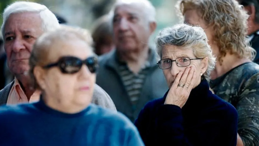 Jubilados: quienes cobran hoy viernes el bono extraordinario