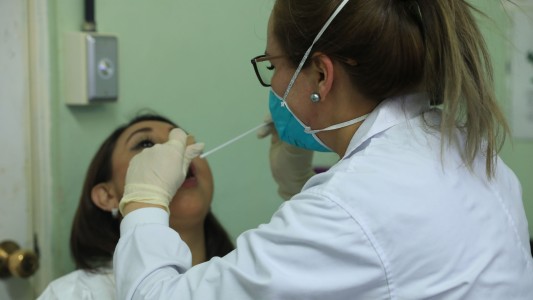 COVID: harán hisopados en barrios vulnerables buscando portadores asintomáticos