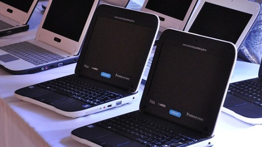 Entregarán 55.000 netbooks a cuatro municipios bonaerenses