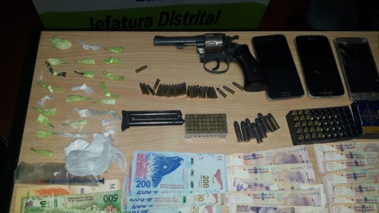 Detienen a tres personas que comercializaban droga en Lomas de Zamora