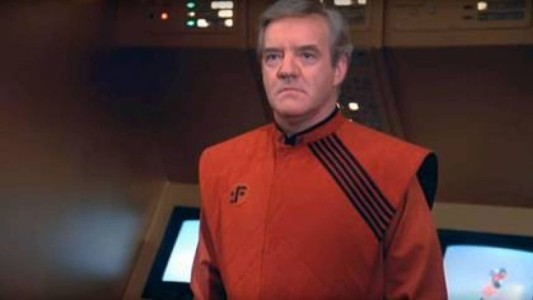 Murió Richard Herd, actor de Seinfield y de V Invasión Extraterrestre