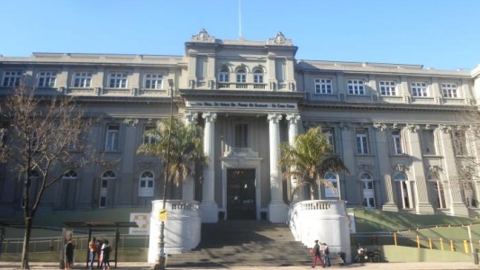 Afirman que hay 8 casos de coronavirus entre el personal del hospital de Niños "Pedro Elizalde"