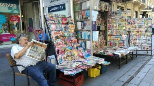 La reconversión de los canillitas: comienzan a incursionar en la venta virtual