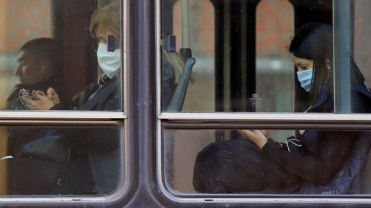 Desde la cero hora de este sábado vuelven a circular los colectivos urbanos