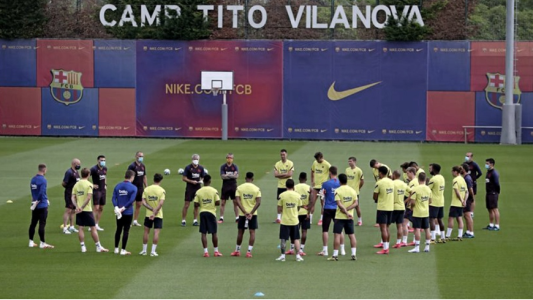 El Barça volvió a entrenarse con el plantel completo por primera vez desde marzo