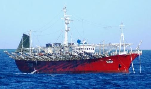 Alerta coronavirus en altamar:  pesquero vuelve a puerto porque tiene tripulantes con síntomas