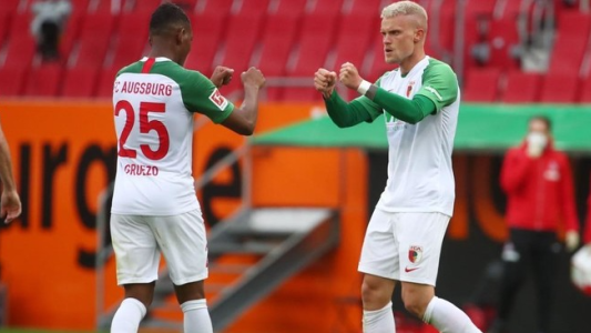 LaLiga vuelve sin tarjeta amarilla por escupir o por celebrar un gol con abrazos