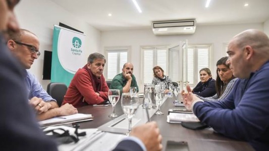Mesa de trabajo del municipio santafesino con jardines maternales