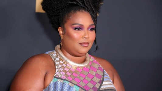 "Orgullosa de su cuerpo": el video de TikTok de Lizzo con el que le responde a sus haters