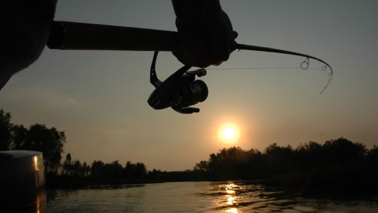 Habilitan la pesca deportiva y reuniones familiares todos los días de la semana