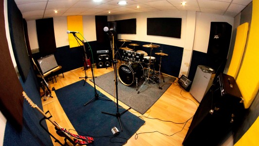 Llonch: “Esto permite la vuelta al trabajo a los sectores más golpeados de la Cultura”