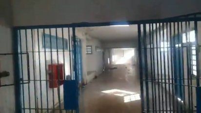 Hallaron sin vida a un interno de la cárcel de Las Flores en su celda