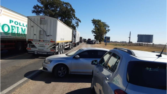 Exigen que el gobierno nacional garantice la libre circulación a trabajadores y productores por la ruta 34