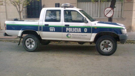 Un hombre abusó a la mujer que cuidaba a su nieta: quiso regalarles chocolate para que no lo denuncie