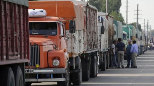 En rechazo a la discriminación y los malos tratos, camioneros se movilizan en Santa Fe