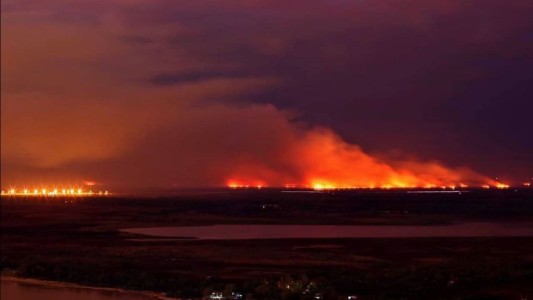 Santa Fe y Entre Ríos coordinan acciones para tratar de detener la quema de pastizales