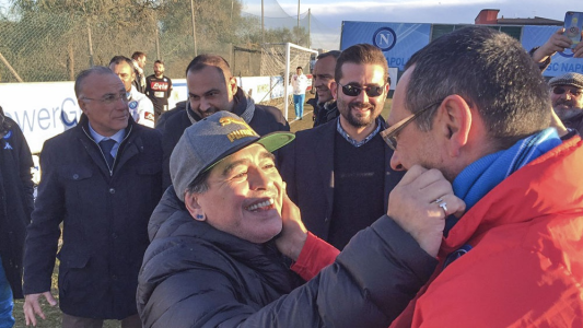 Maradona celebró el título de "su" Napoli en la Copa Italia