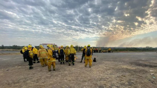 Confirman que el humo que afectaba directamente a Rosario está absolutamente controlado